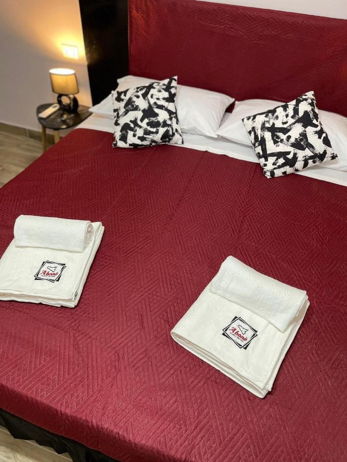 كاتانيا A Bone Guest House المظهر الخارجي الصورة
