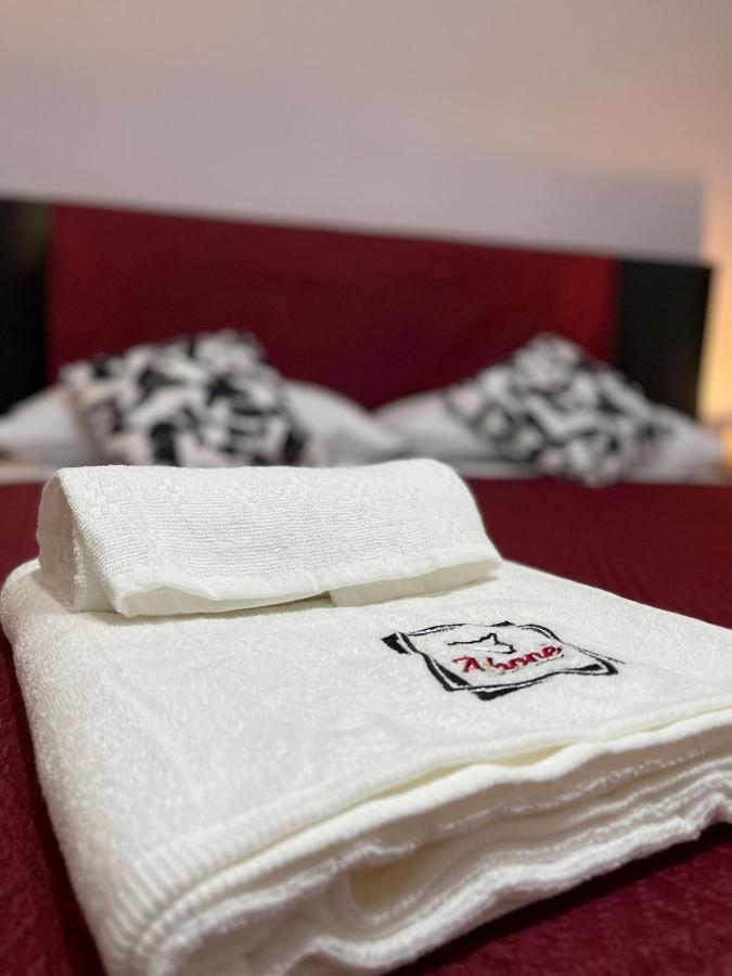 كاتانيا A Bone Guest House المظهر الخارجي الصورة